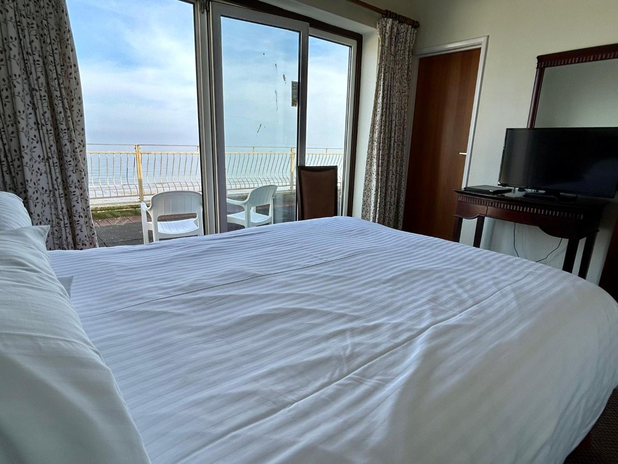 Bay View - Seafront, Sandown - Free Car Ferry For Bookings Of 3 Or More Nights, Subject To Availability Экстерьер фото